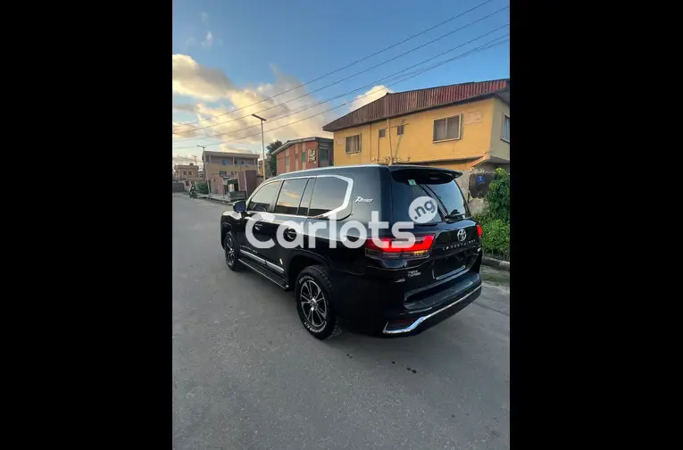 Toyota Land Cruiser 2012 - 1/7