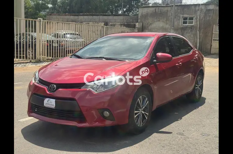 2015 TOYOTA COROLLA LE