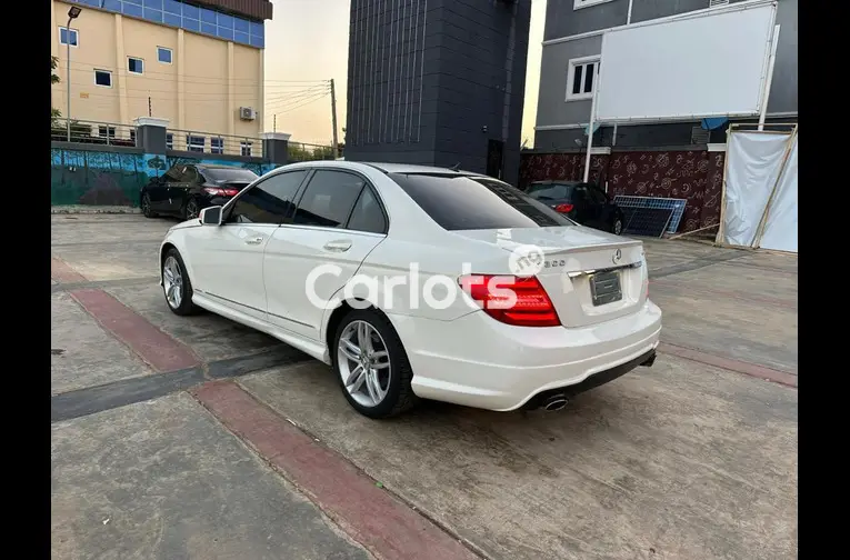 2013 MERCEDES BENZ C300 - 5/7
