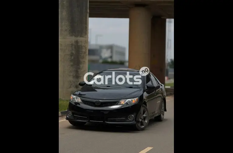 FOREIGN USED 2013 TOYOTA CAMRY SE - 2/6