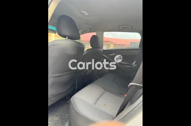 TOYOTA MATRIX 2010 - 4/7