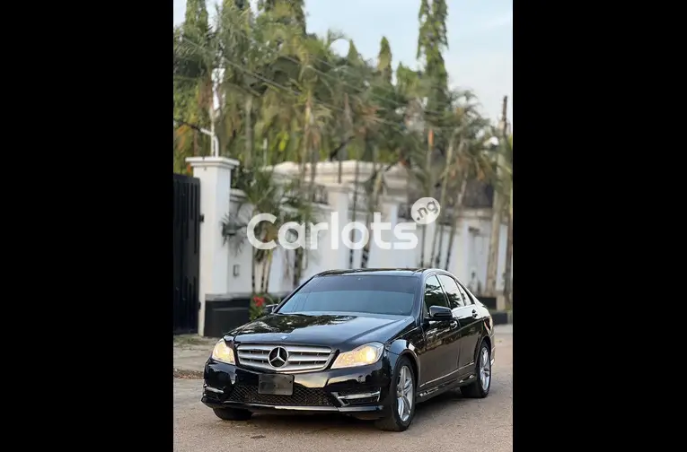 2013 MERCEDES BENZ C300 - 2/6