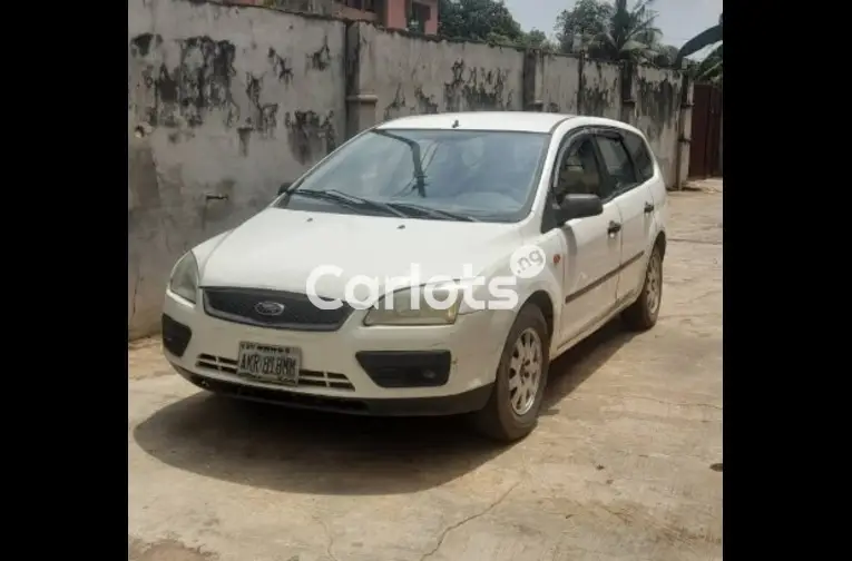 Clean (First body) 2005 Ford focus - 1/7