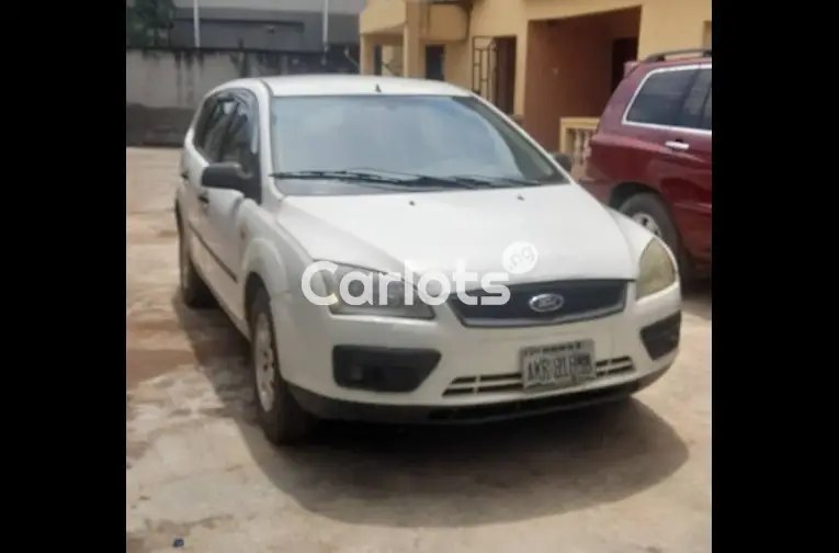 Clean (First body) 2005 Ford focus - 4/7