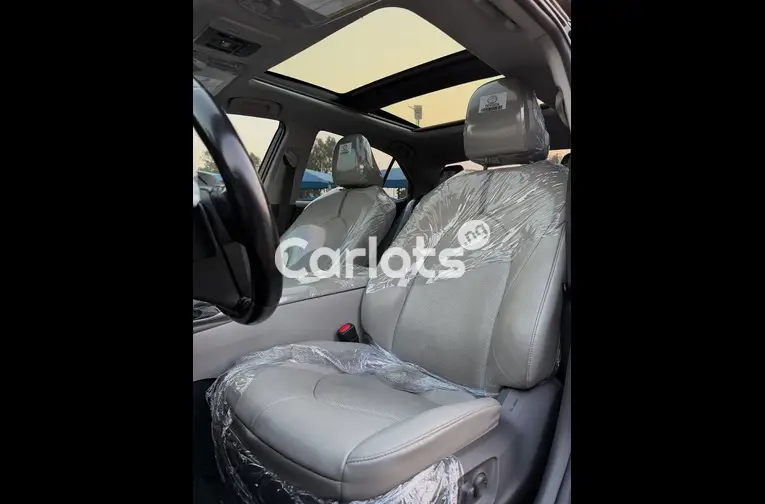 2021 TOYOTA CAMRY XSE - 2/7