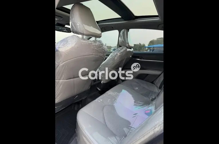 2021 TOYOTA CAMRY XSE - 5/7