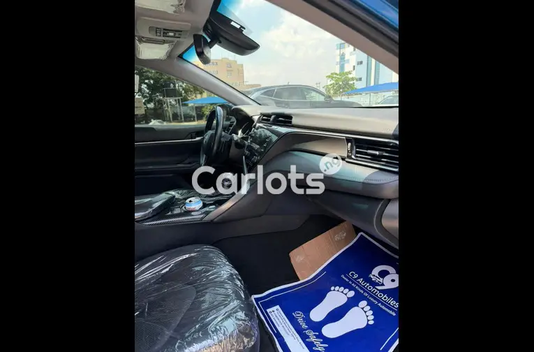 Foreign used 2019 Toyota Camry XSE - 2/7