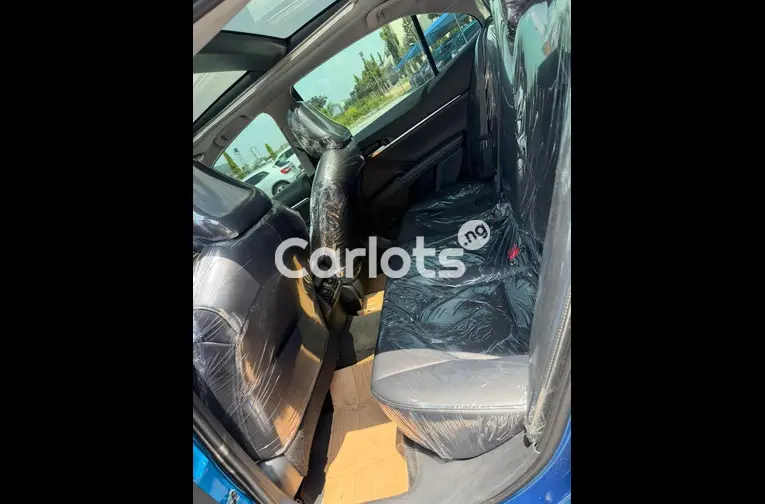Foreign used 2019 Toyota Camry XSE - 3/7