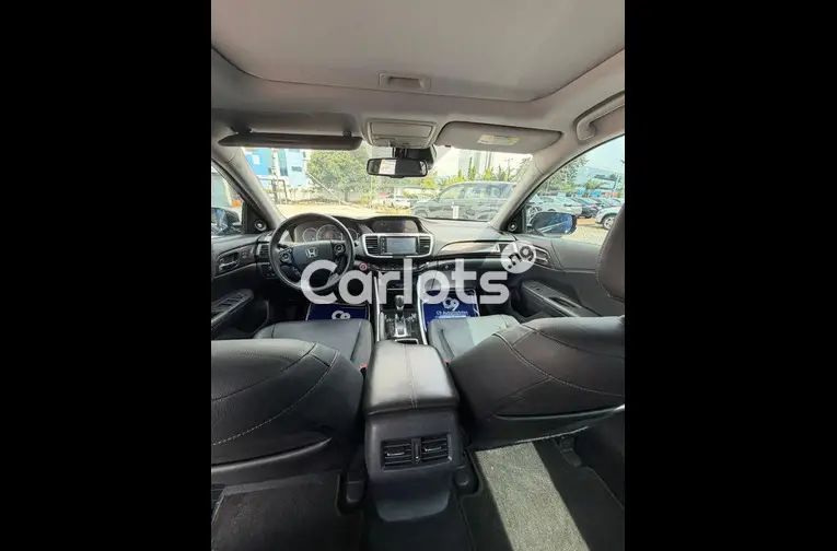 Foreign used 2016 Honda Accord V6 Touring - 6/6