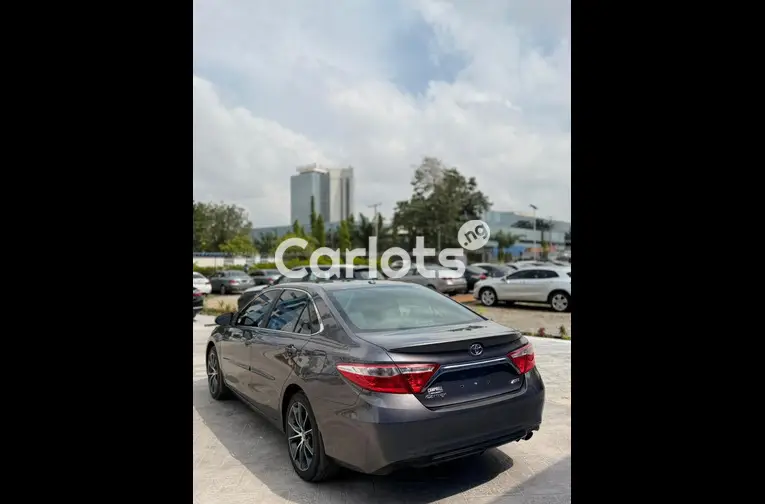 Foreign used 2015 Toyota Camry XSE key - 3/6