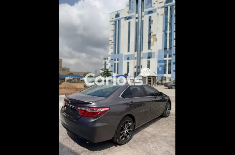 Foreign used 2015 Toyota Camry XSE key - 4/6