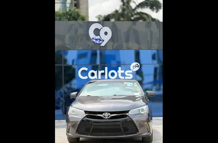 Foreign used 2015 Toyota Camry XSE key - 1/6