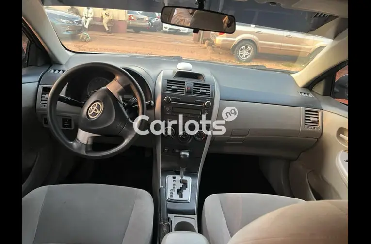 2012 TOYOTA COROLLA LE - 3/7