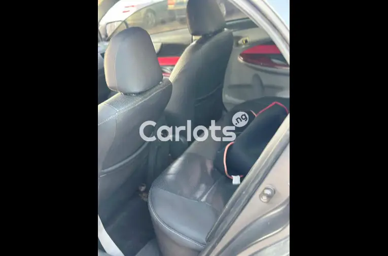 2010 TOYOTA COROLLA LE - 5/7