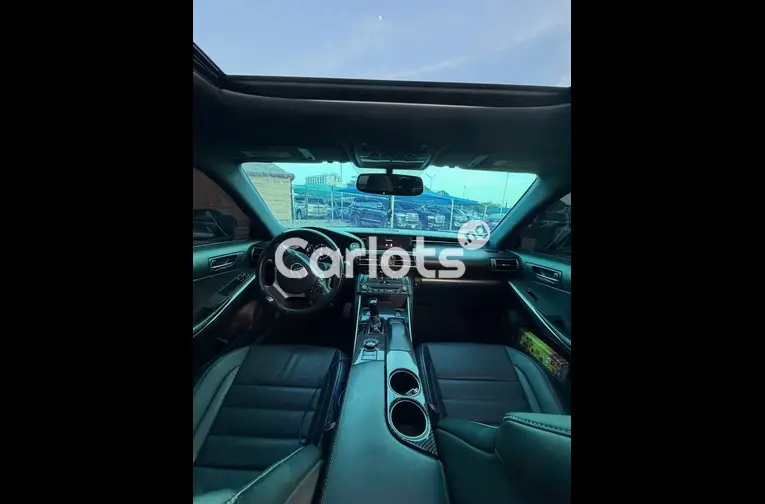2015 LEXUS IS250 - 2/7