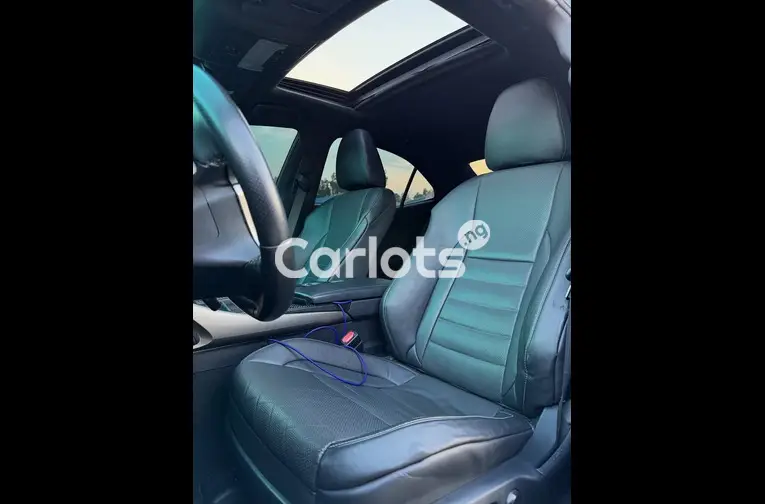 2015 LEXUS IS250 - 6/7