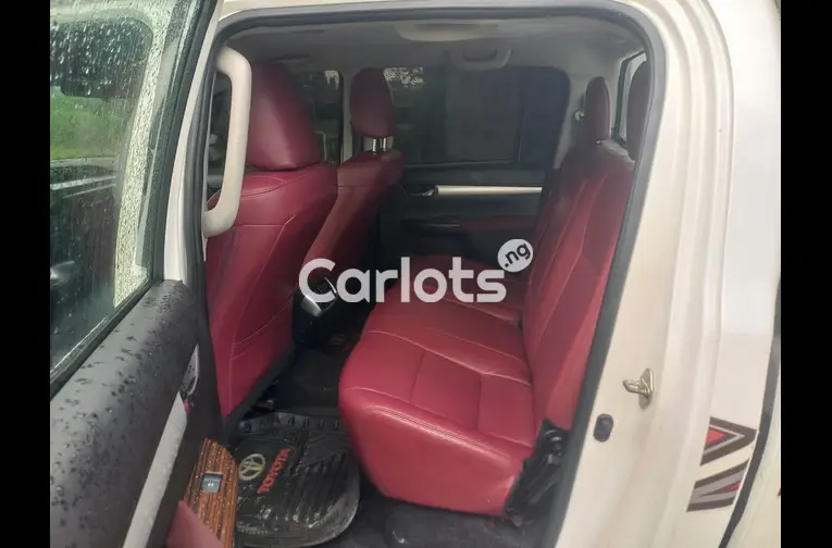 BELGIUM GRADE 2017 TOYOTA HILUX SR5 V6 - 3/7