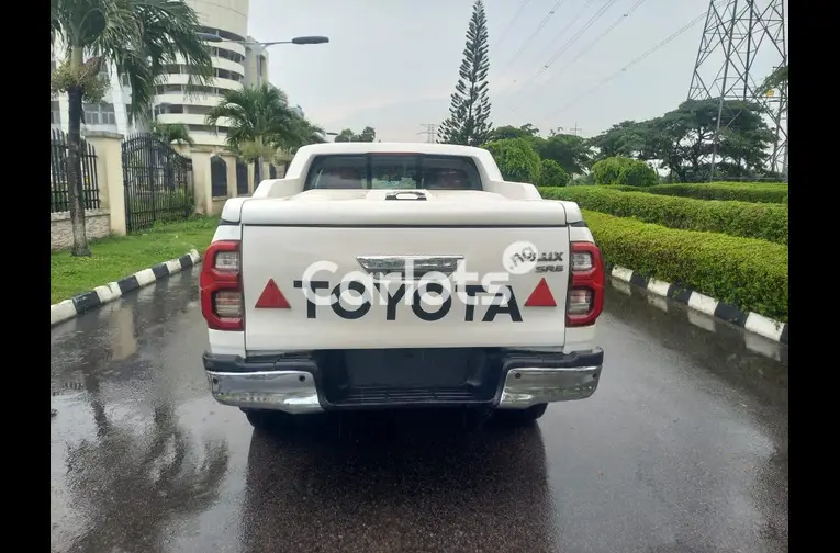 BELGIUM GRADE 2017 TOYOTA HILUX SR5 V6 - 7/7