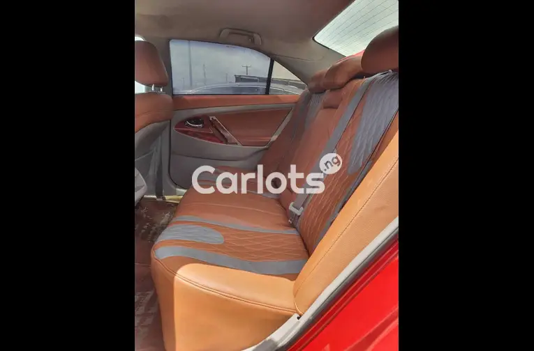 Neatly used 2010 Toyota Camry (red) - 5/7