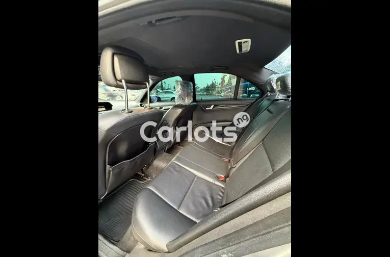 Unregistered Mercedes Benz C300 2013 model - 3/4