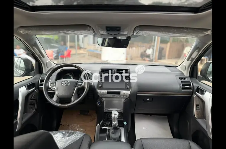 2023 Toyota LANDCRUISER PRADO VXR - 2/6