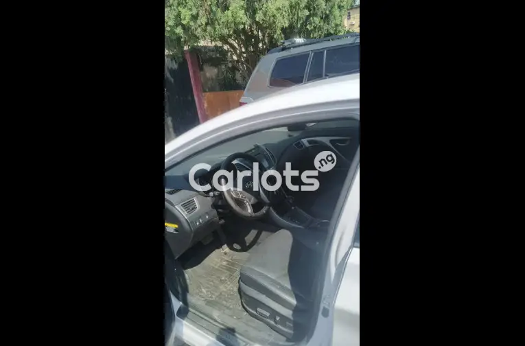 2015 Hyundai Elantra Limited - 3/7