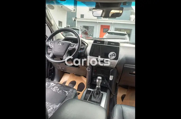 DIRECT 2020 TOYOTA LANDCRUISER PRADO FULL OPTION - 2/7
