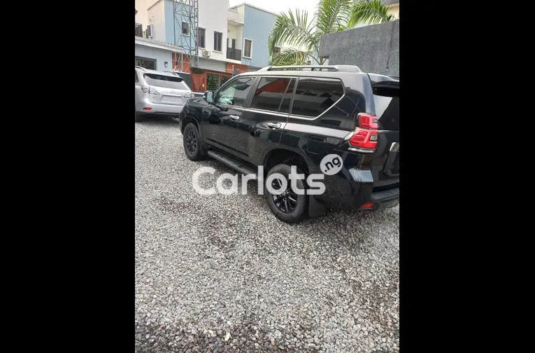 DIRECT 2020 TOYOTA LANDCRUISER PRADO FULL OPTION - 6/7