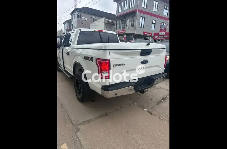 2018 Ford F-150 XLT 4x2 SuperCrew - 2/7