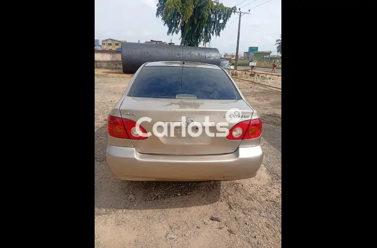 2004 Toyota Corolla - 2/5