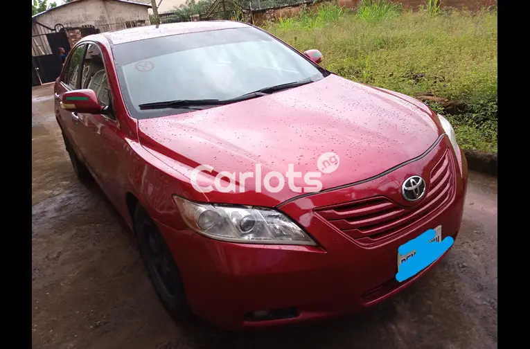 Very sharp Toyota Voltron 2008 model LE