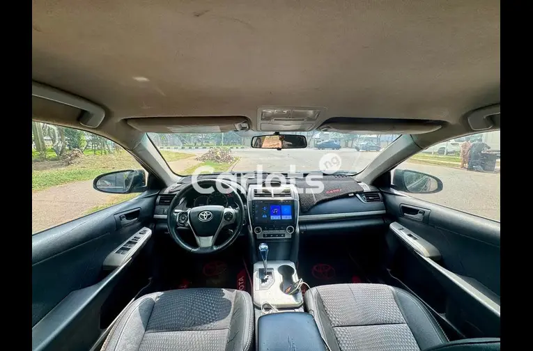 TOYOTA CAMRY 2013 SE KEYLESS - 2/7