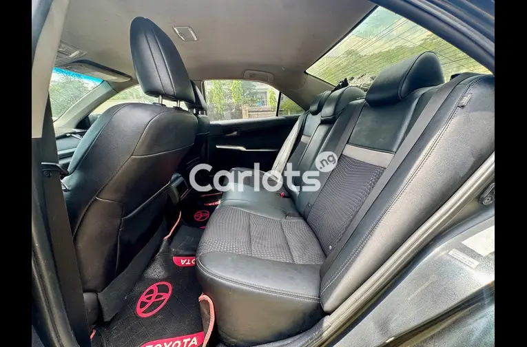 TOYOTA CAMRY 2013 SE KEYLESS - 4/7