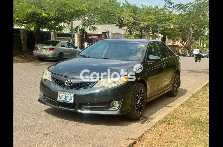 TOYOTA CAMRY 2013 SE KEYLESS - 7/7