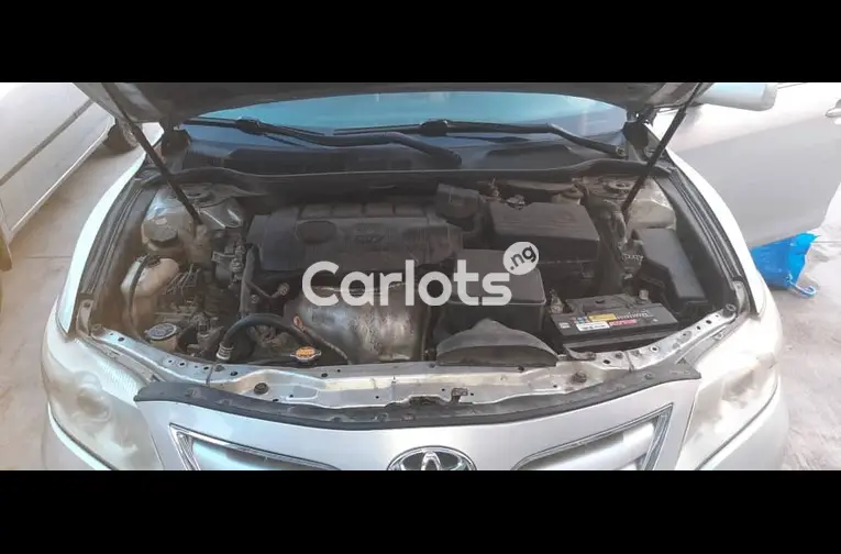 2011 Toyota camry 4 plug engine - 2/7