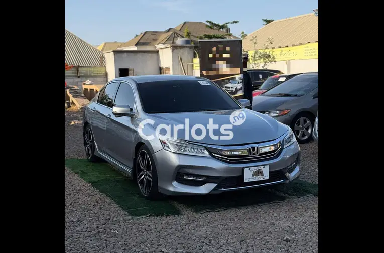 FOREIGN USED 2017 HONDA ACCORD V6 TOURING FULL OPTION - 2/6