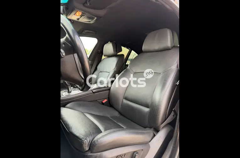 Clean 2011 BMW 535i - 3/7