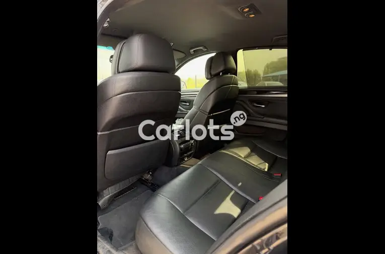 Clean 2011 BMW 535i - 4/7