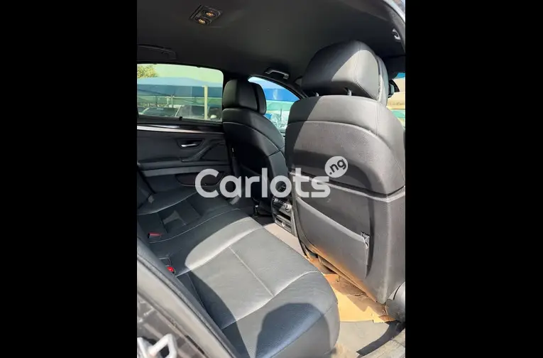 Clean 2011 BMW 535i - 5/7