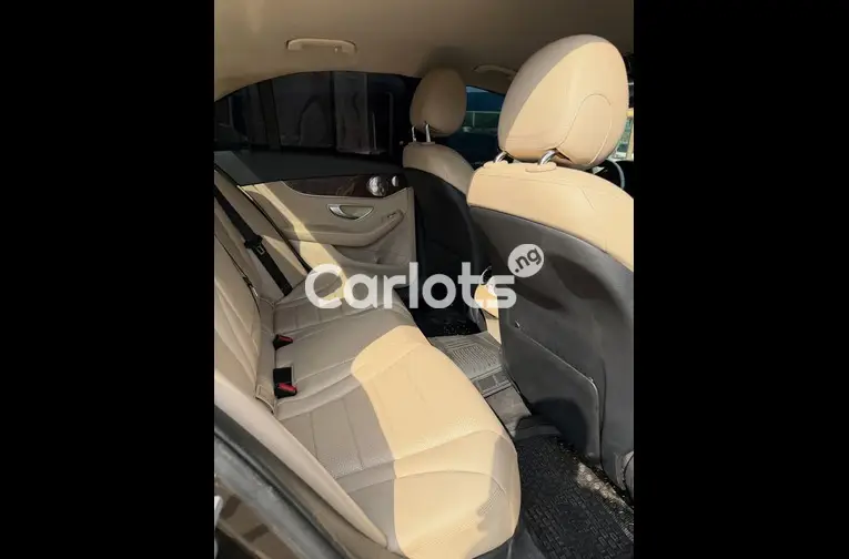 Clean 2016 Mercedes C300 - 3/7