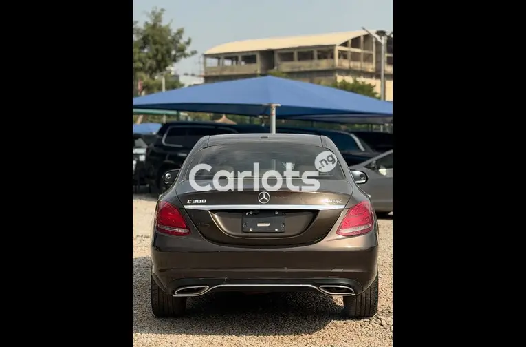 Clean 2016 Mercedes C300 - 7/7