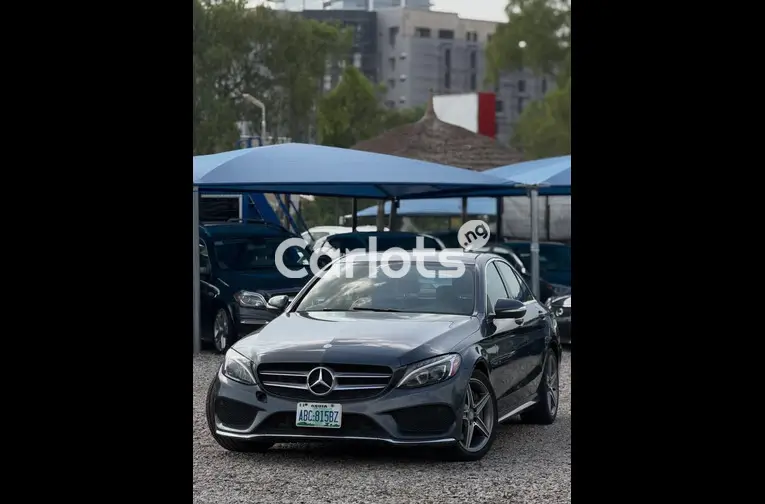 Clean 2016 Mercedes C300