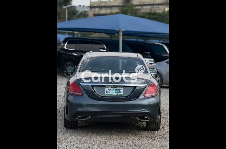 Clean 2016 Mercedes C300 - 7/7