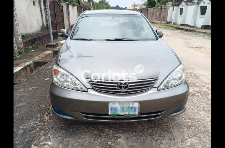 2004 Toyota Camry - 2/7