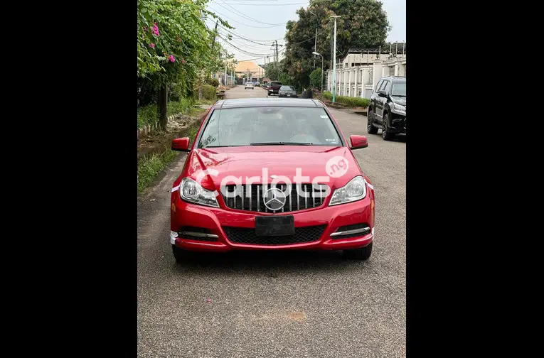 2012 Mercedes Benz C300