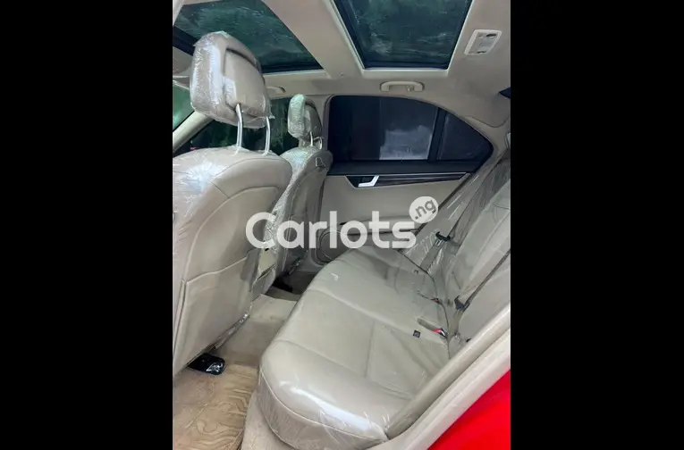 2012 Mercedes Benz C300 - 4/7