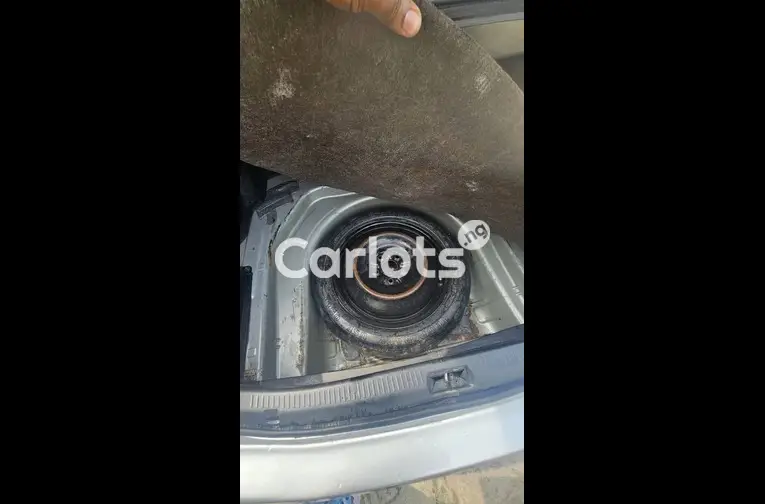 BELGIUM GRADE 2009 TOYOTA CAMRY LE FULL OPTION - 4/7