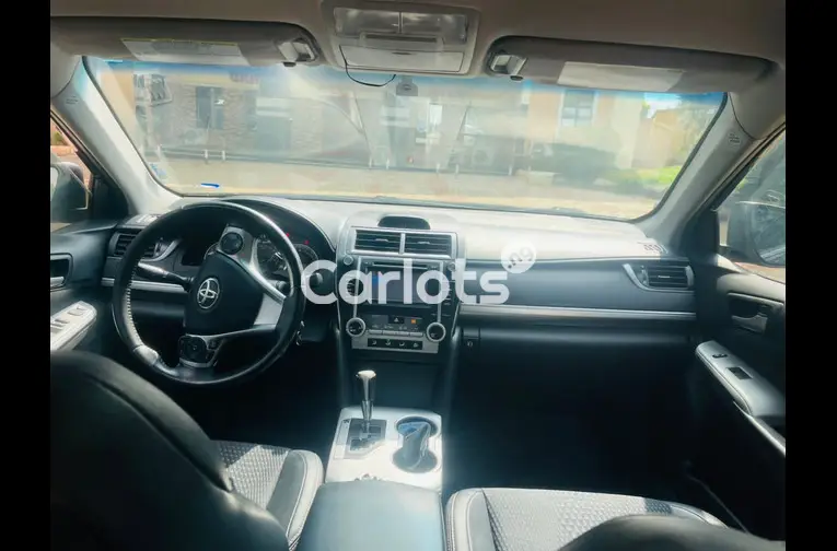 Toyota Camry 2013 model - 4/5