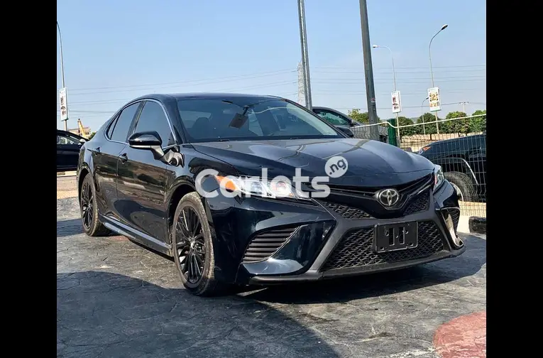 DISTRESS SALE FOREIGN USED 2019 TOYOTA CAMRY SE