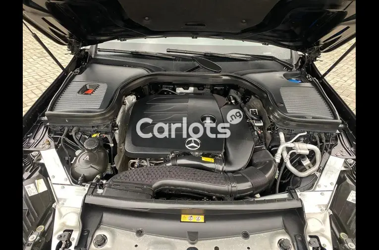 2023 Mercedes Benz GLC 300 - 2/7